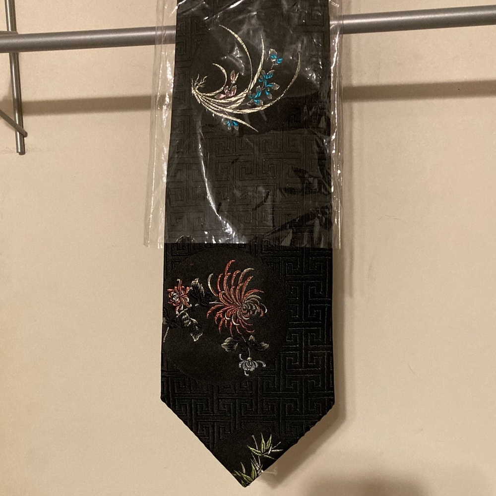 Tycoon Red Mens Asian Neck Tie New In Plastic